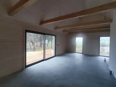 Wnętrze domu szkieletowego